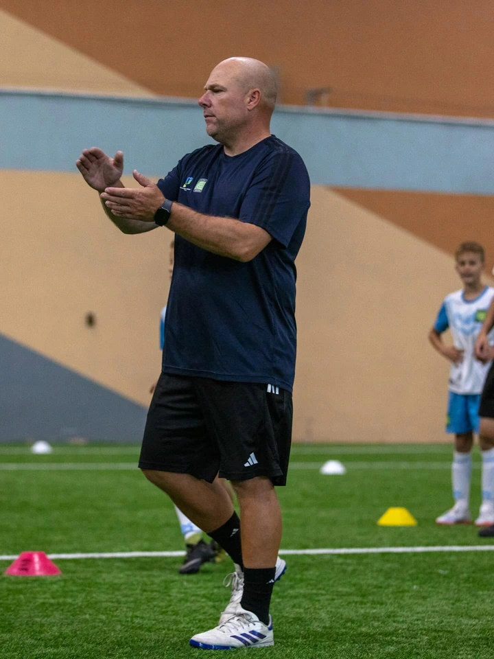 Coerver treneris laukumā